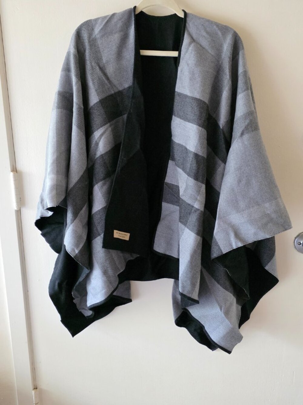 Burberry - Picture 9 of 16